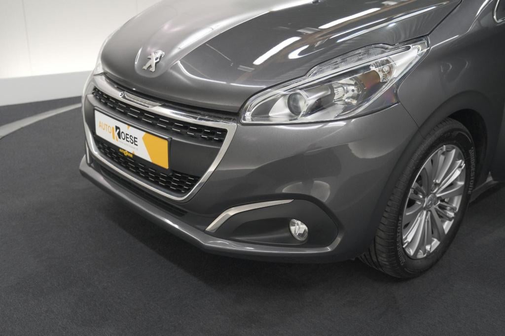 Peugeot 208 puretech 82 blue lease allure | parkeersensoren | climate contr