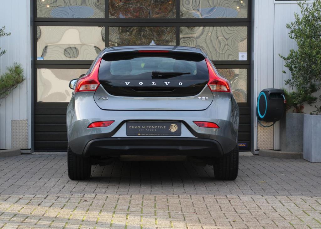 Volvo V40 1.5 t2 inscription aut. - leder - full led - navi - citycafety - 