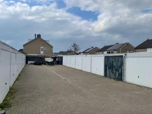 Te huur garagebox Breeweg 90Q in Yerseke