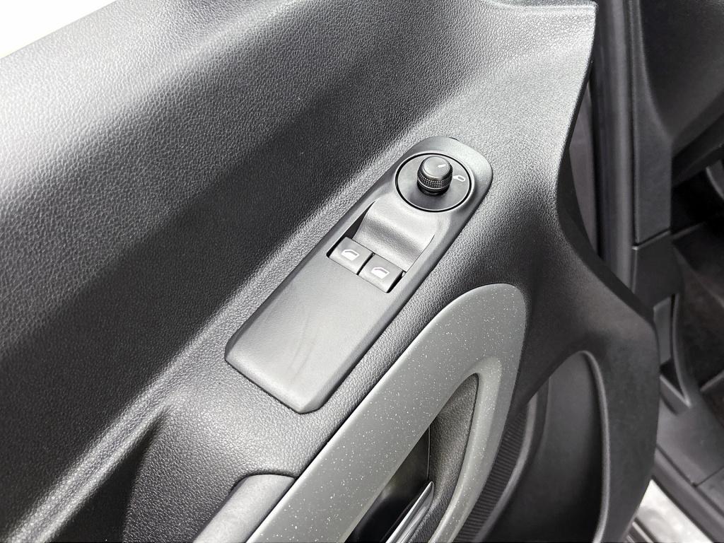 Citroen Berlingo 110 pk feel | rijklaar | trekhaak | parkeersensoren achter