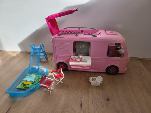 Barbie camper en scooter