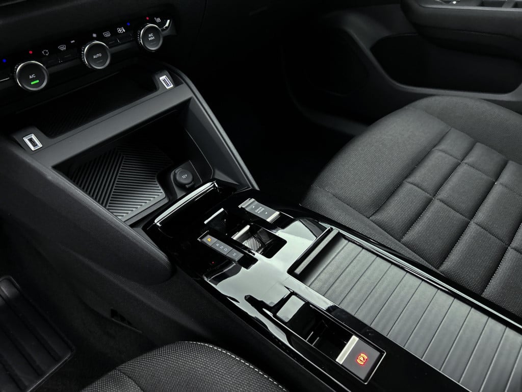 Citroen C4 hybrid 145pk automaat business private lease € 489,- pm - 48mnd 