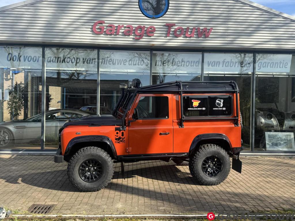 Land Rover Defender 2.2 d sw 90" adventure+ limited edition