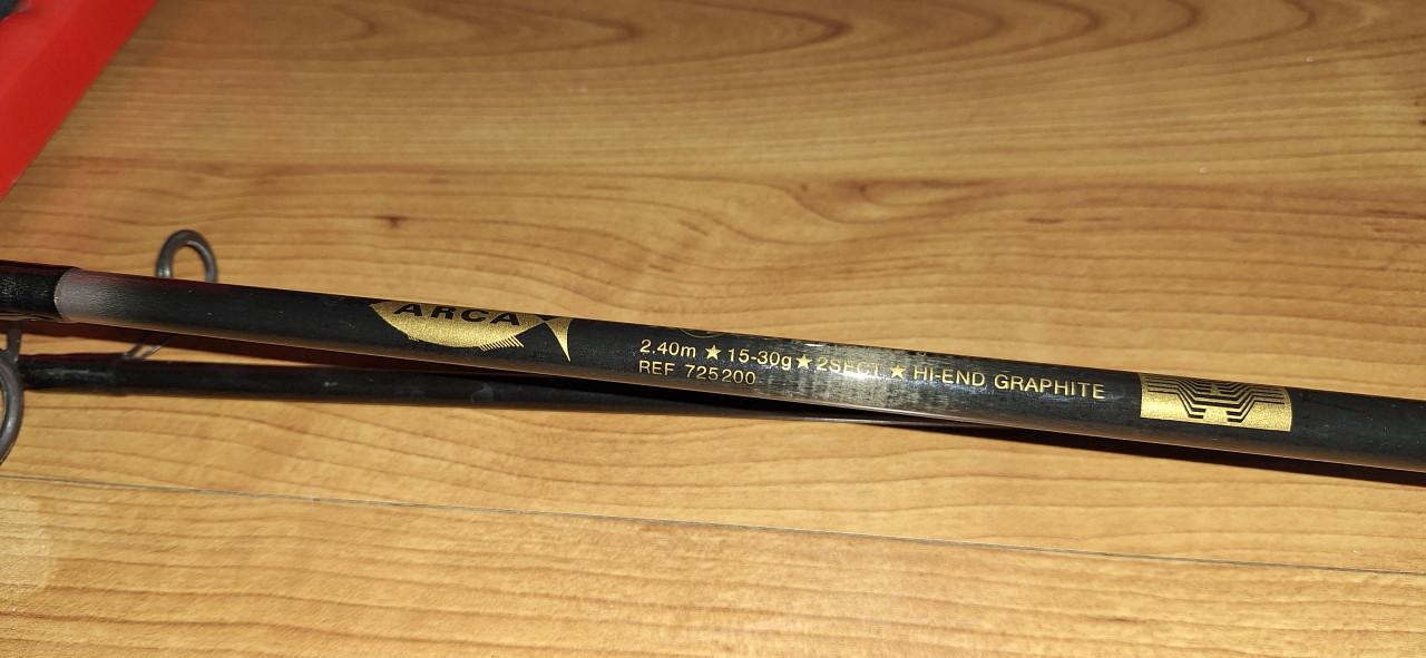 Hengels: vliegvishengels met rails en spinnerhengel met molen