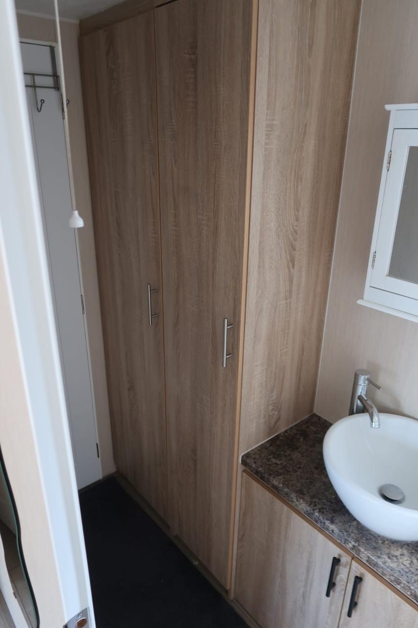 Chalet met serre te koop op ruime kavel Camping klein paradijs in Chaam