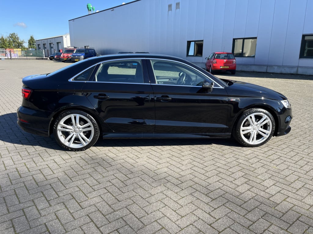 Audi A3 limousine 1.5 tfsi cod sport s line edition nl auto