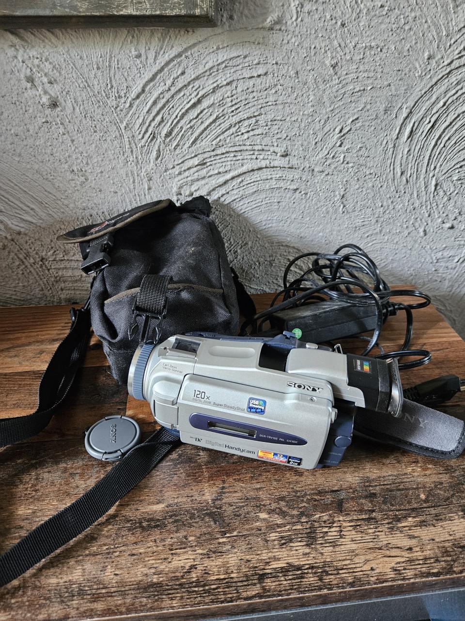 Sony DCR-TRV16E Digital Handycam met tas en lader