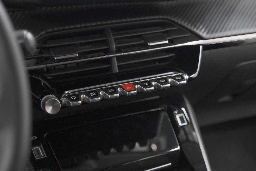 Peugeot 208 puretech 100 pk allure | apple carplay | parkeersensoren | lich