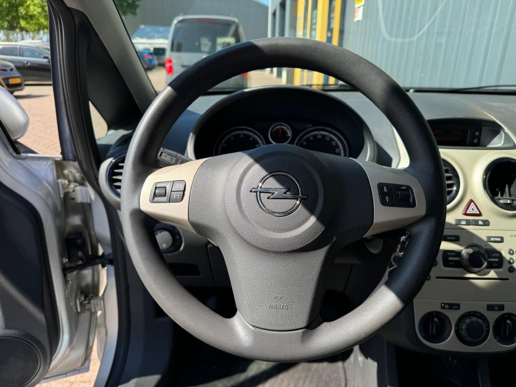 Opel Corsa 1.4-16v enjoy