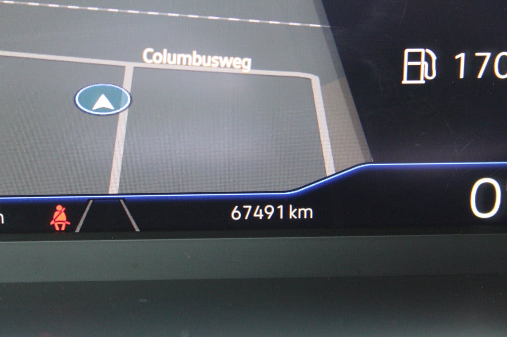Volkswagen T-roc 1.5 tsi r-line | acc | navi | camera | dsg | trekhaak
