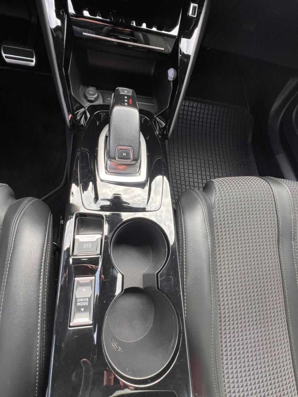 Peugeot 2008 1.2 puretech gt automaat, elektr. panodak enz....