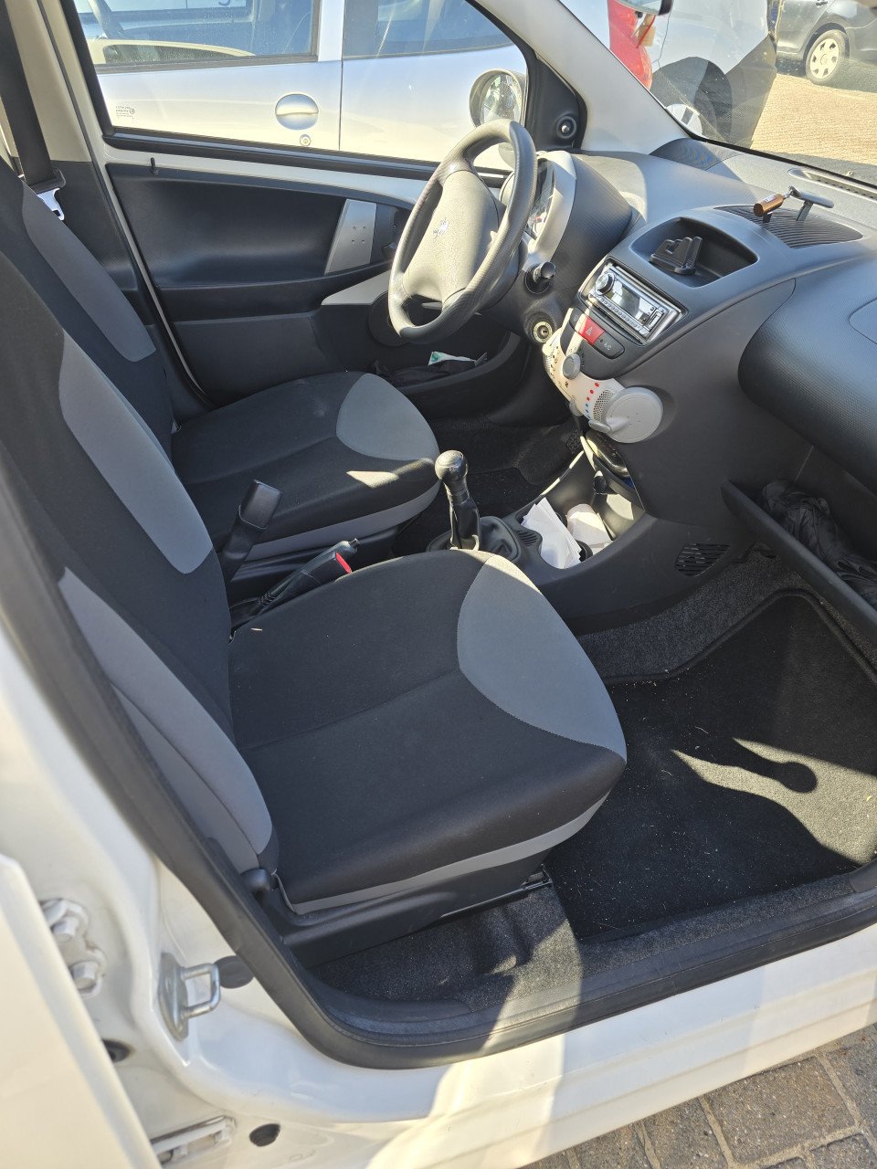 Peugeot 107 1.0 12V 5DR AIRCO 2012