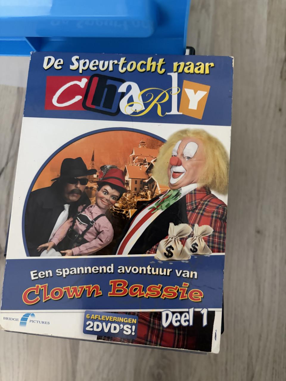 12 DVD’s van Bassie & Adriaan