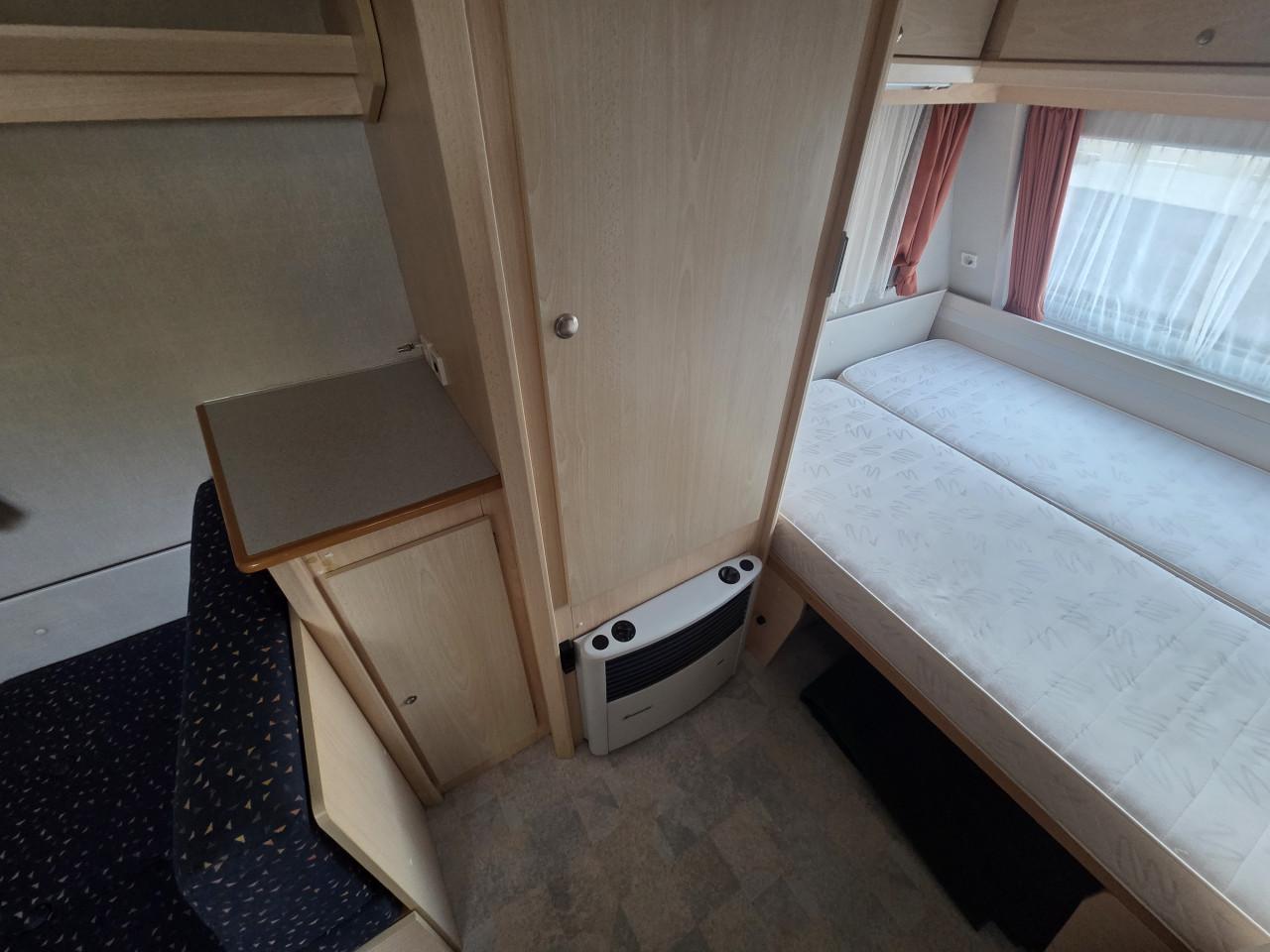 Kip starline 44tz met truma mover en voortent