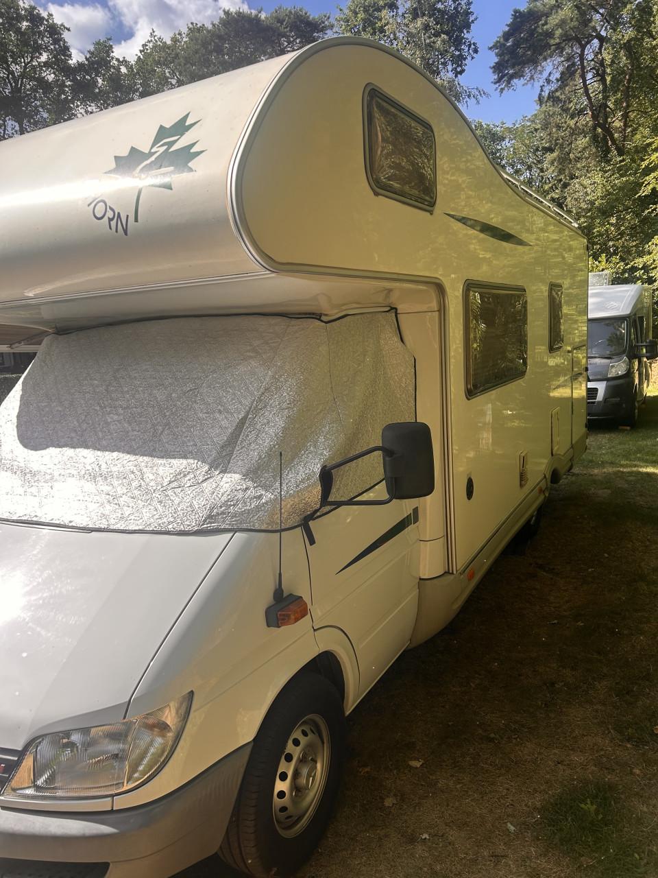 Alkoof camper  (2002) – Mercedes Sprinter – 6 slaapplaatsen – Instapklaar