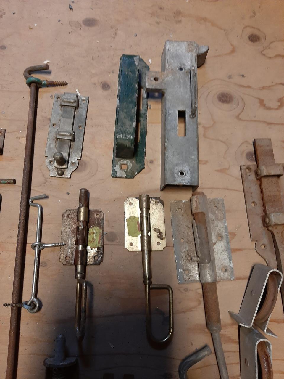 Diverse hang en sluitwerk