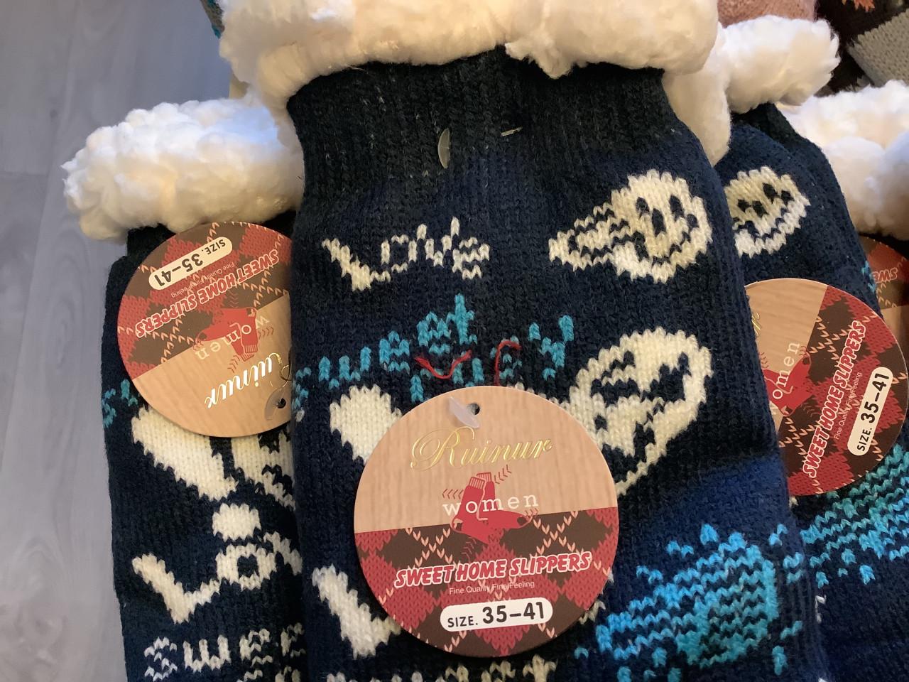 Partij super leuke fluffy huissokken. (Partij 212)