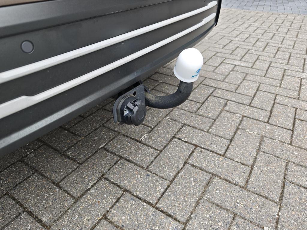 Hyundai Kona ev premium 64 kwh soh 98%