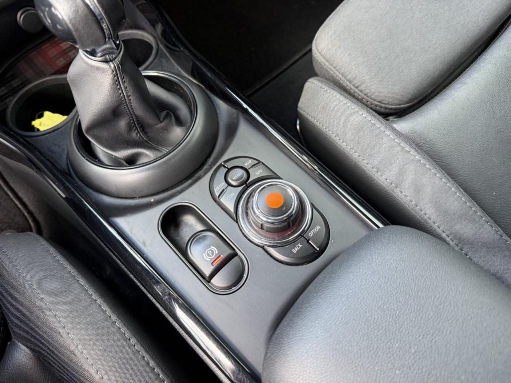 Mini Clubman 1.5 cooper business edition 6-drs