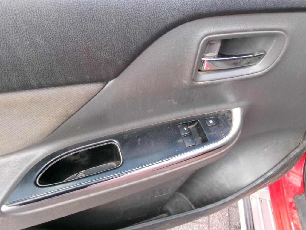 Mitsubishi L200 2.4 di-d 4x4 airco 4wd ( lees tekst!! )