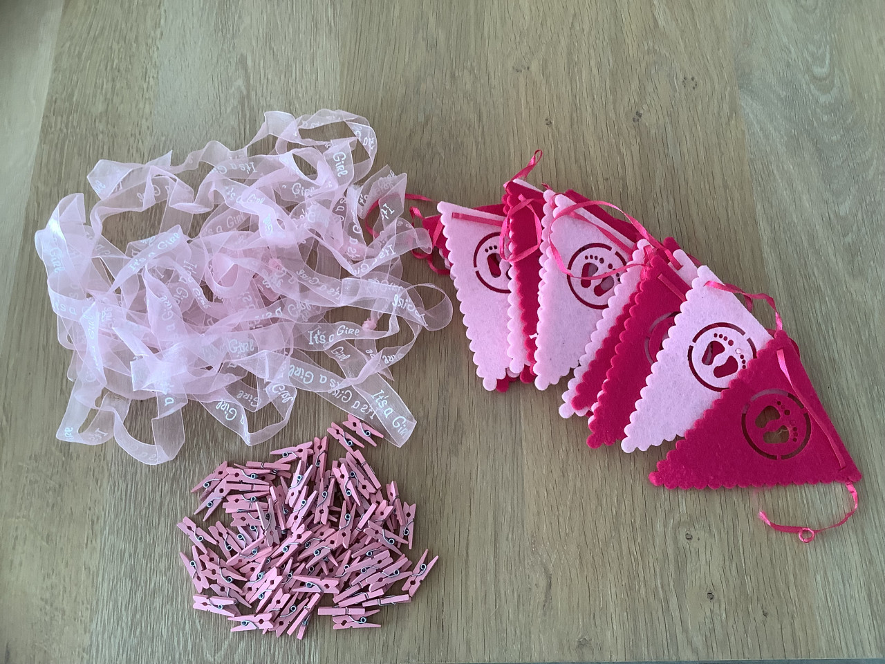 Geboorteslinger Vilt Vlaggetjes + Kaartenlint + Knijpertjes Roze