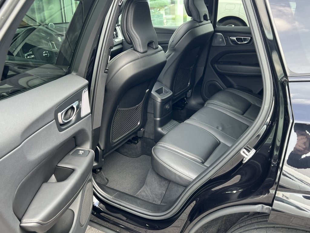 Volvo XC60 t8 455pk recharge ultra dark r-design| full options !
