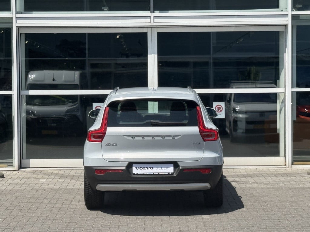 Volvo XC40 1.5 t5 te moment pro