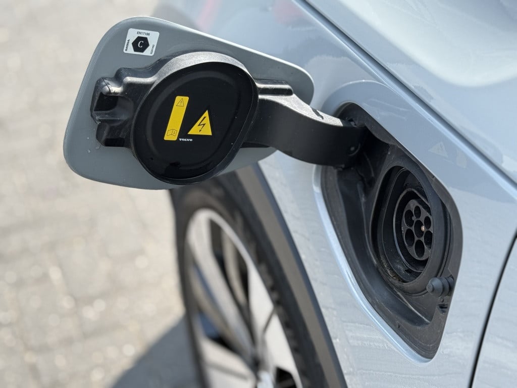 Volvo XC40 t4 211pk recharge ultimate dark| full options !!