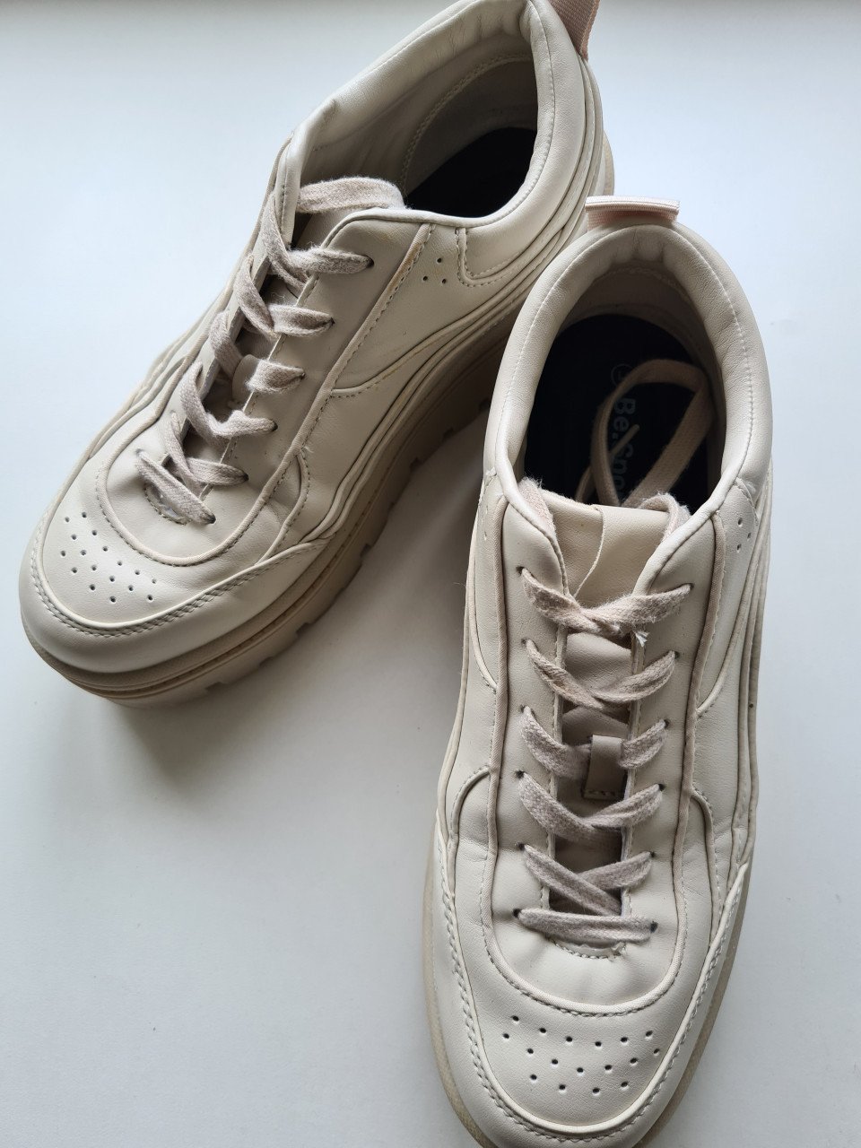 Zara ecru , beige veter schoen met grove zool  Maat 40