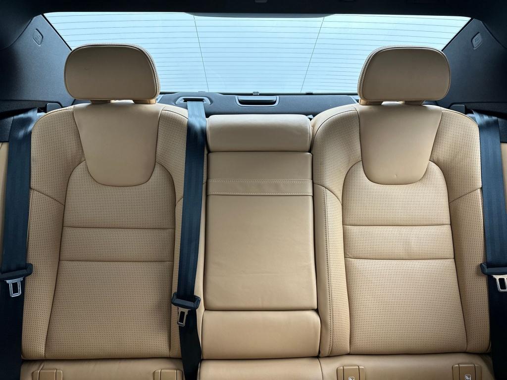 Volvo S60 t6 340pk recharge inscription| full options ! trekhaak