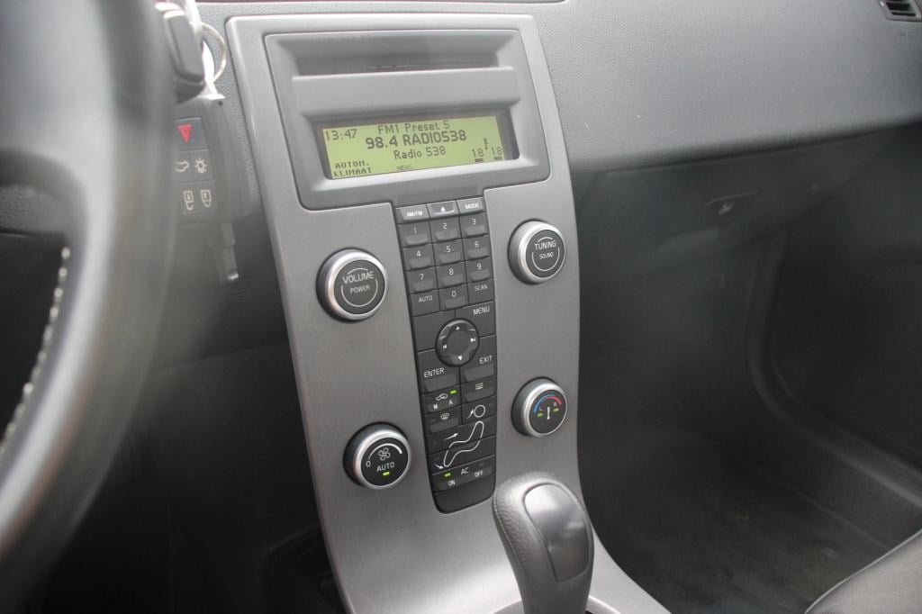 Volvo S40 2.4 edition aut. - 5cil - cruise - xenon - trekhaak - pdc - deale