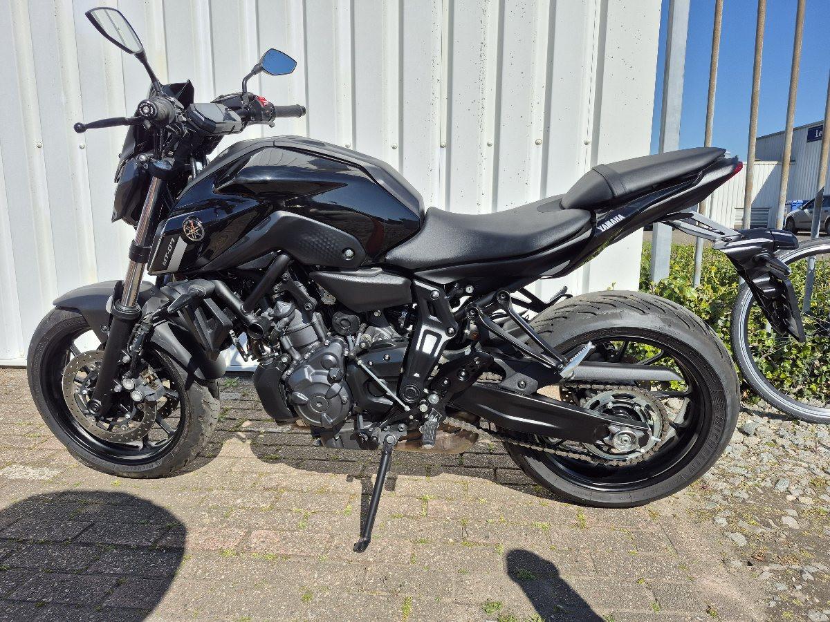 Yamaha MT-07 Tech Black uit 2024