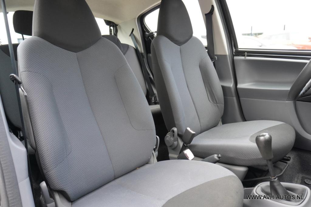 Toyota Aygo 1.0-12v +