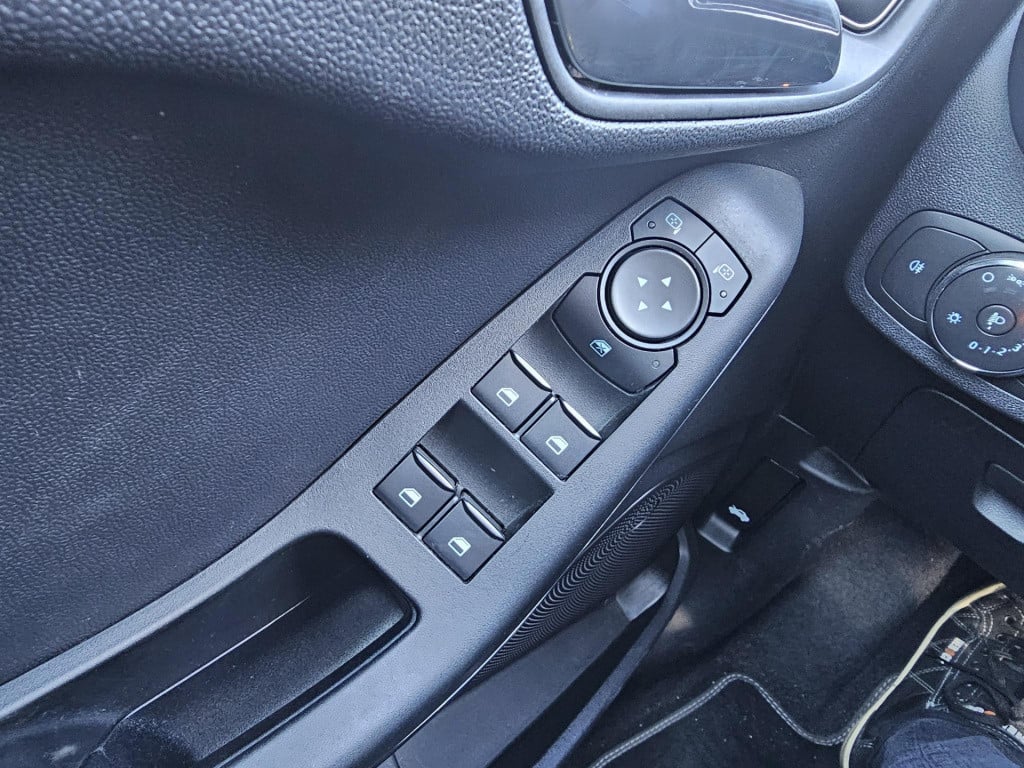 Ford Fiesta 1.0 ecoboost hybrid titanium