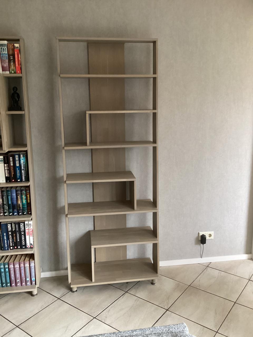 Boekenkast eiken