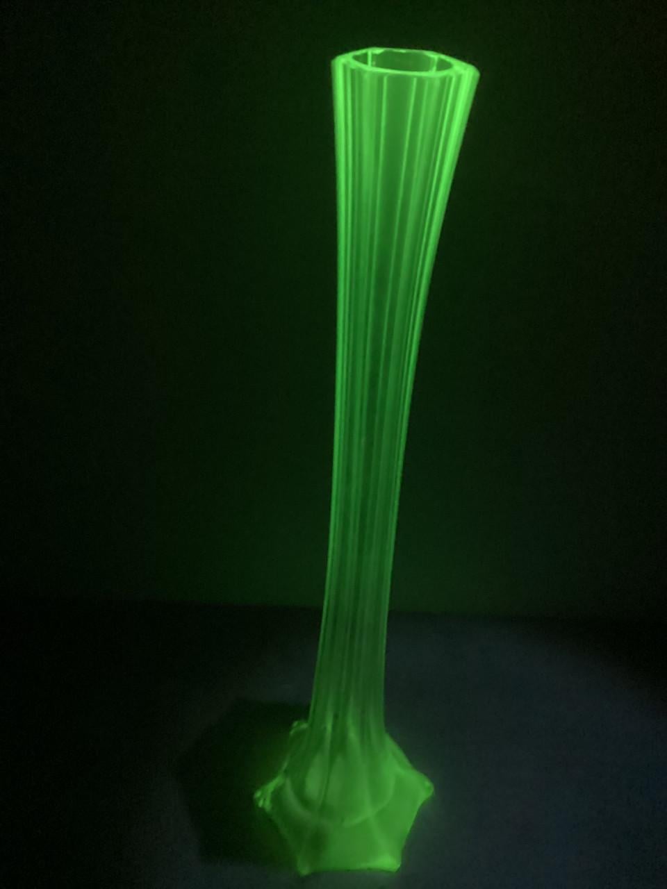 Soliflora vaas van uranium glas