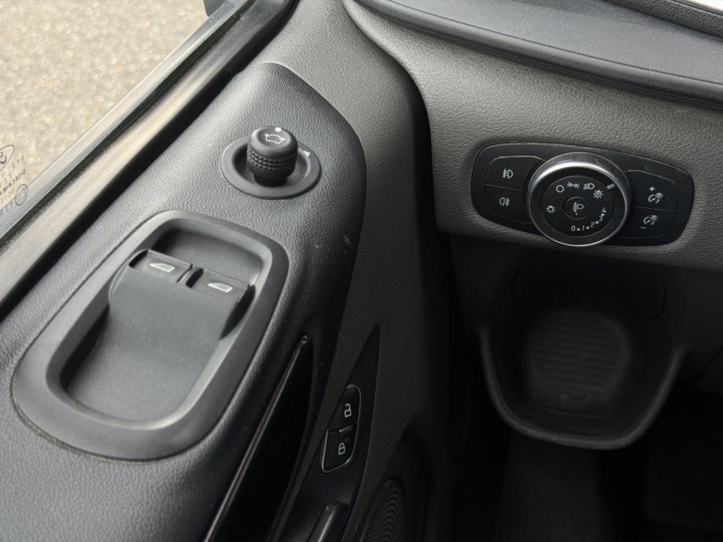 Ford Transit Custom 320 2.0 tdci l2h1 sport | 1e eig | carplay | camera | c