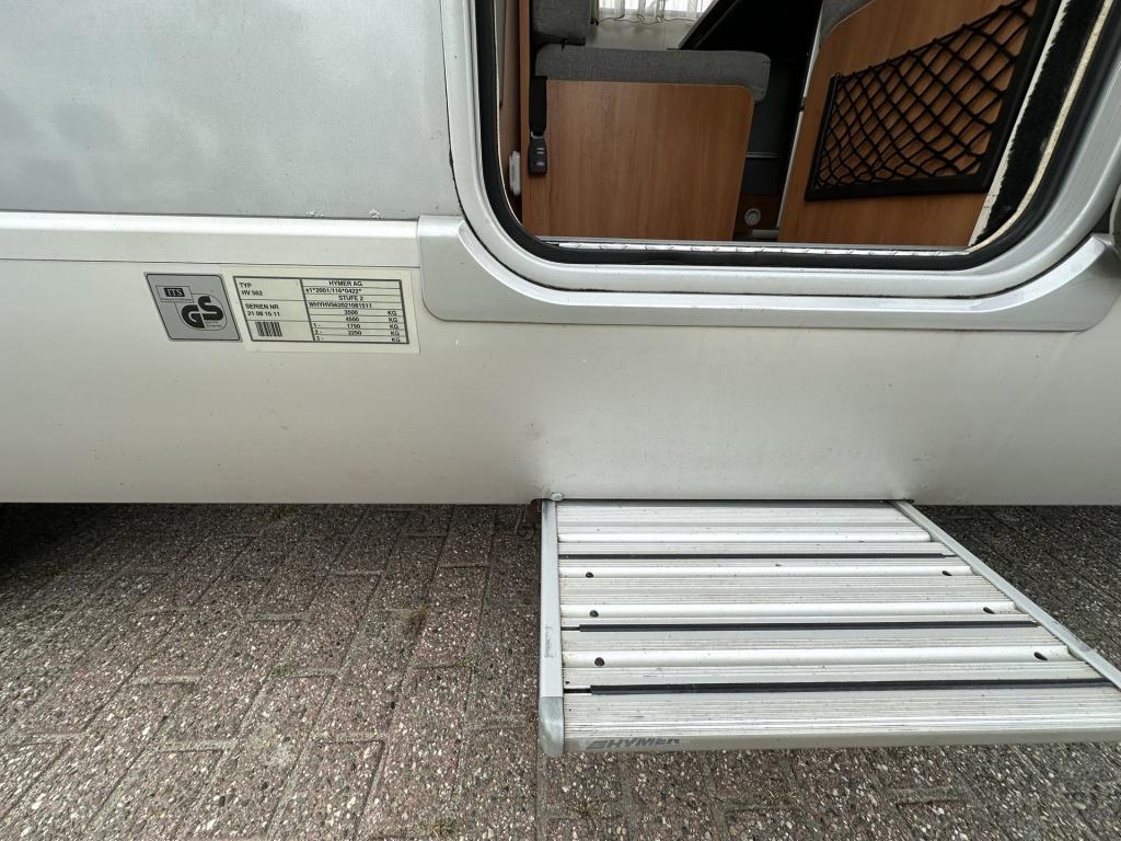 Hymer Onbekend hv 562 compacte hymer van | half-integraal met lengtebedden 