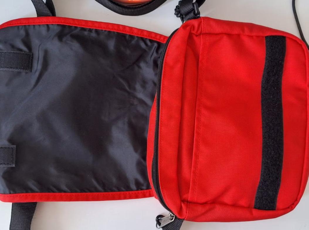 Eastpak schoudertas rood - Compact en handig