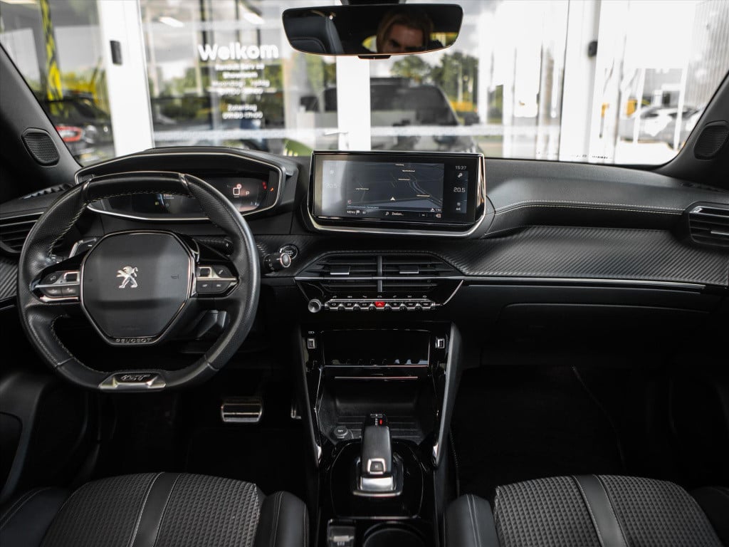 Peugeot 2008 1.2 puretech 130pk gt-line automaat | panoramadak | camera | n