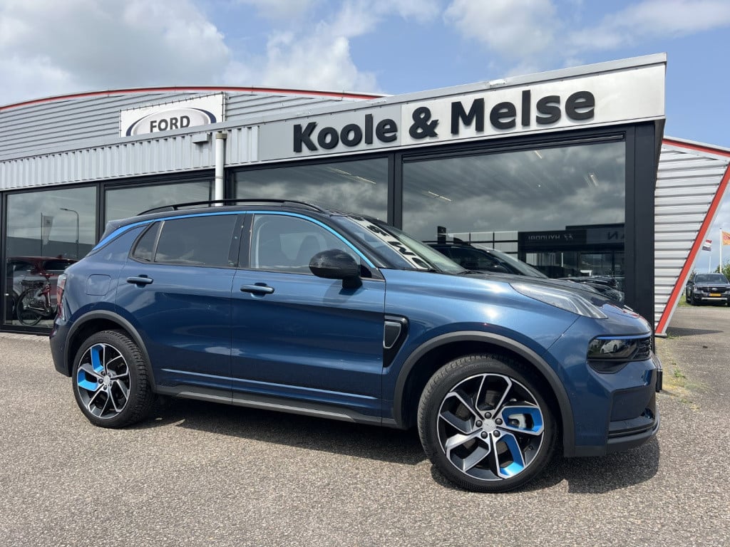 Lynk & Co 01 1.5 261pk plug in hybrid , pano dak , 360gr camera , car play 