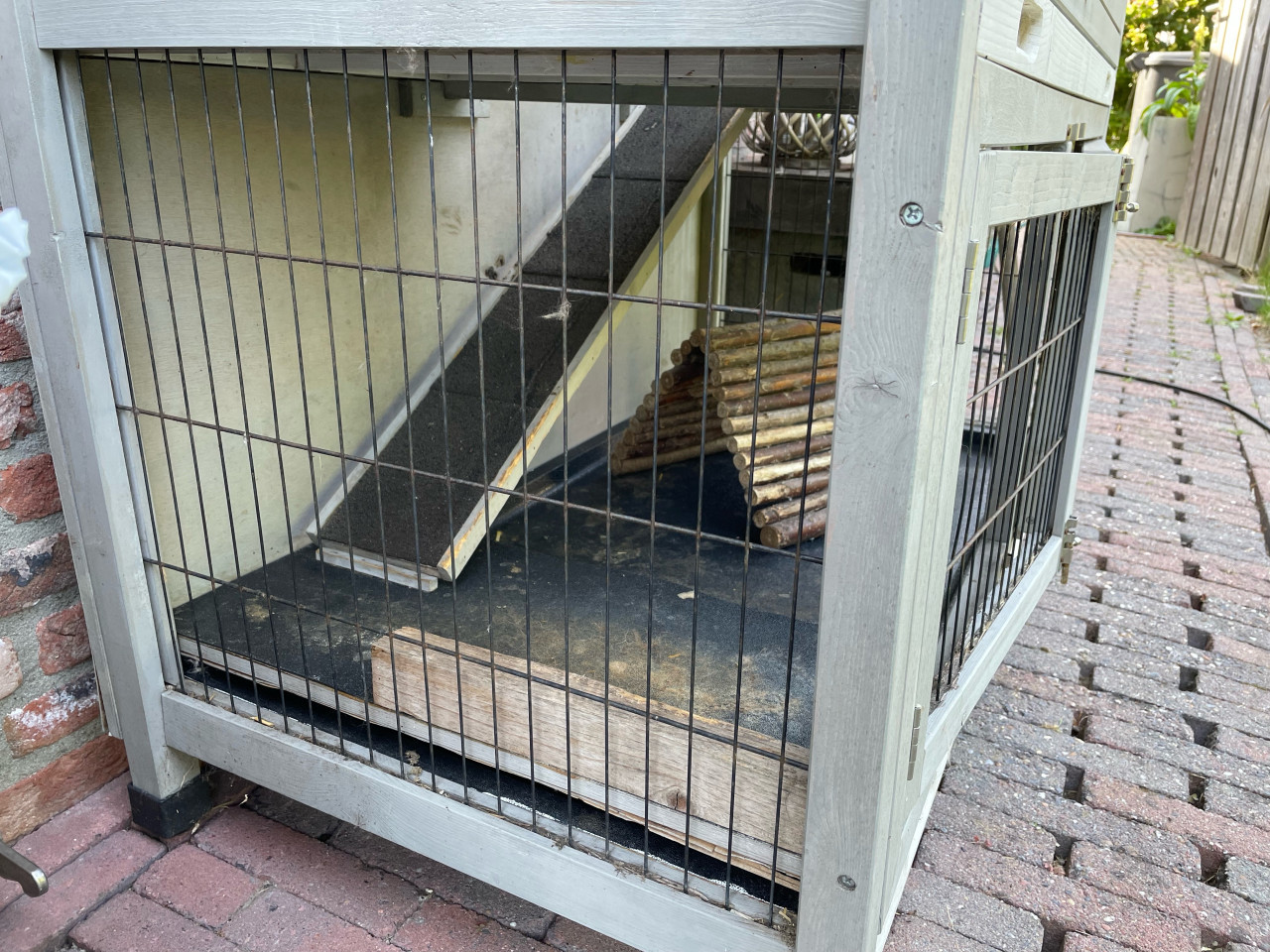 Konijnenhok (buiten), met toebehoren
