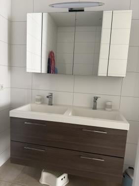 Badkamer meubel met spiegelkast te koop