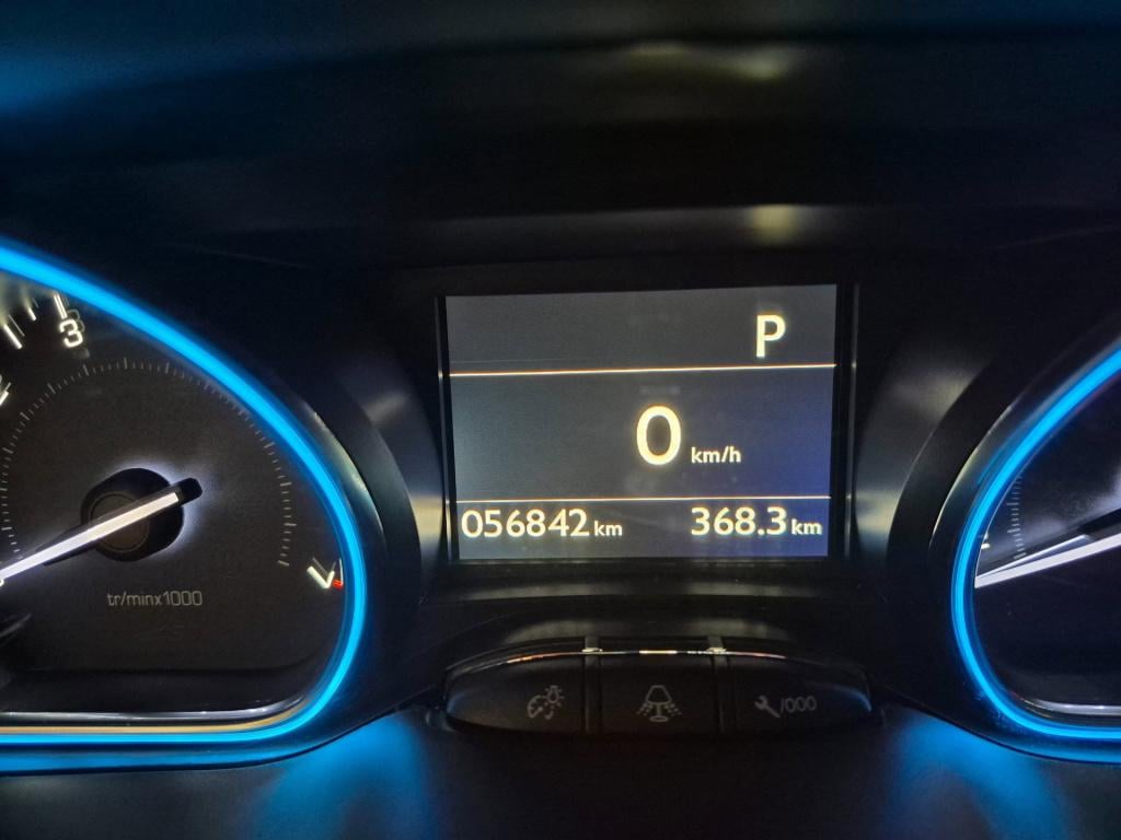 Peugeot 2008 1.2 puretech allure crossway treekhak alcantara leer / navigat