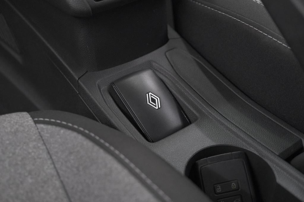 Renault Clio tce 90 gpf evolution | parkeersensoren | navigatie | apple car