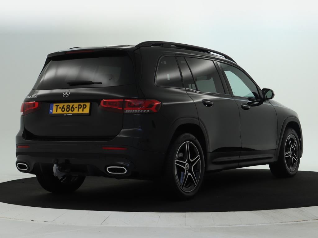 Mercedes-Benz Glb 200 amg line | panoramadak | trekhaak | cruise control | 