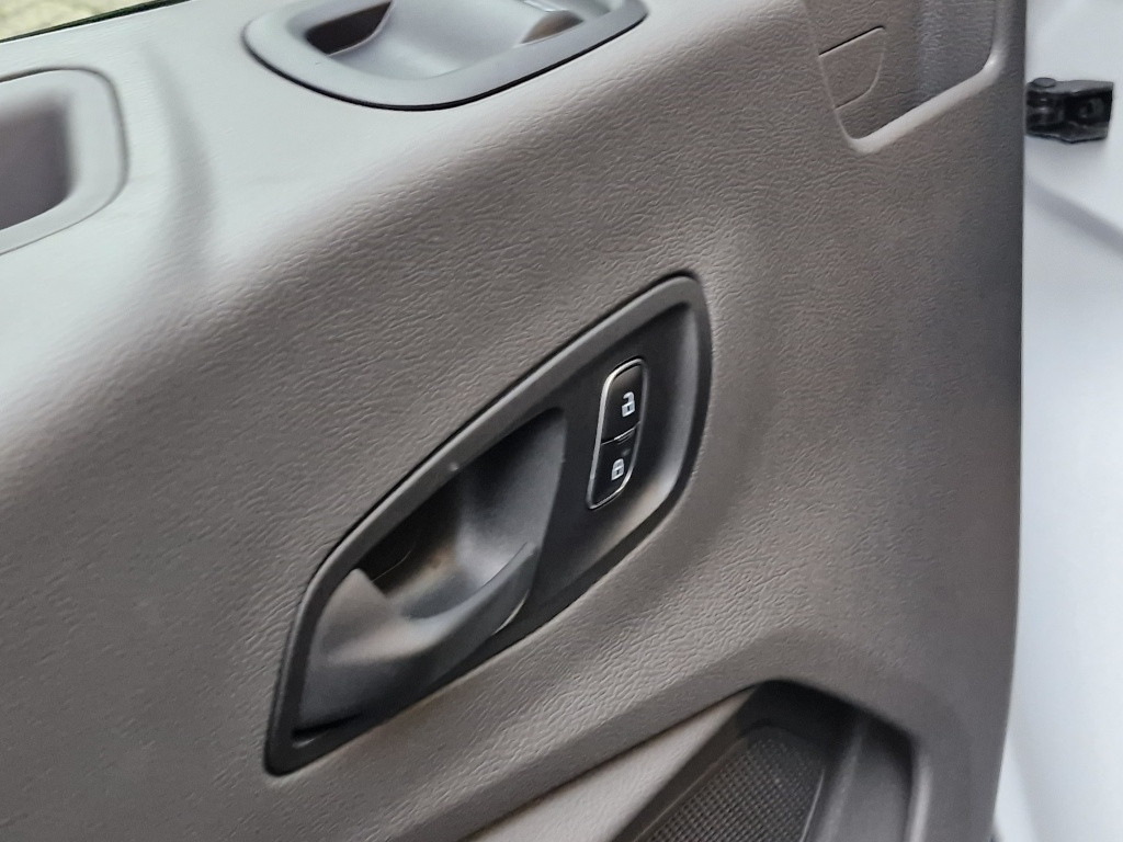 Ford Transit 350 2.0 tdci l3h2 trend | navigatie | trekhaak | park.sens v+a