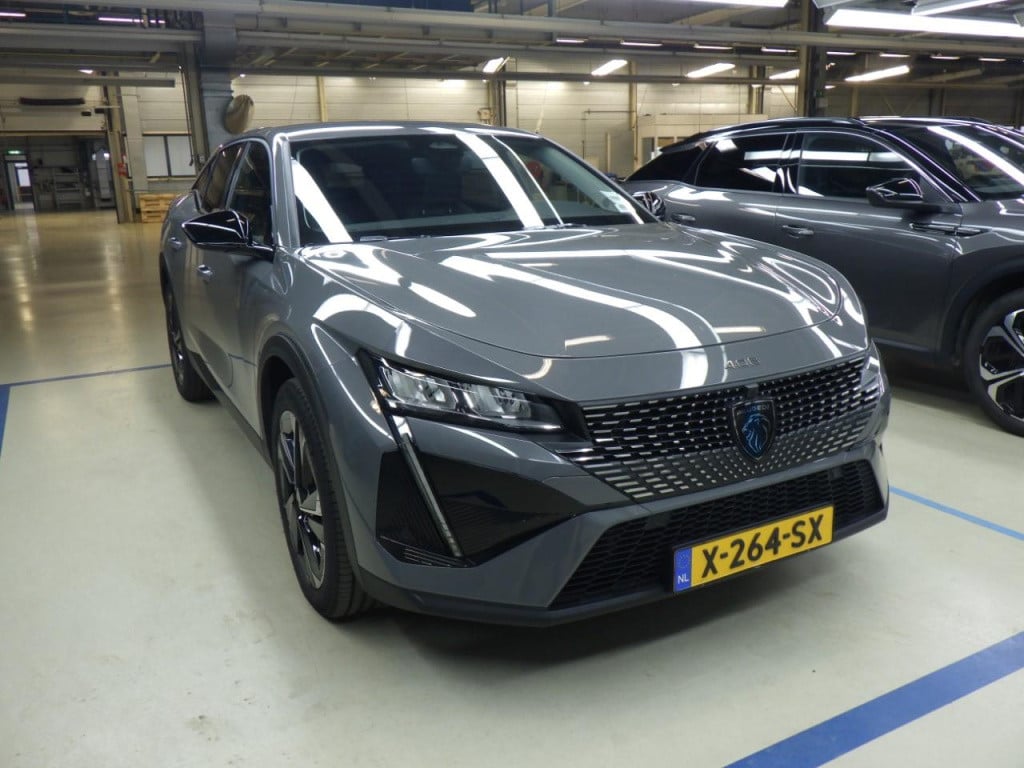 Peugeot 408 1.2 puretech 130pk allure pack eat8 automaat