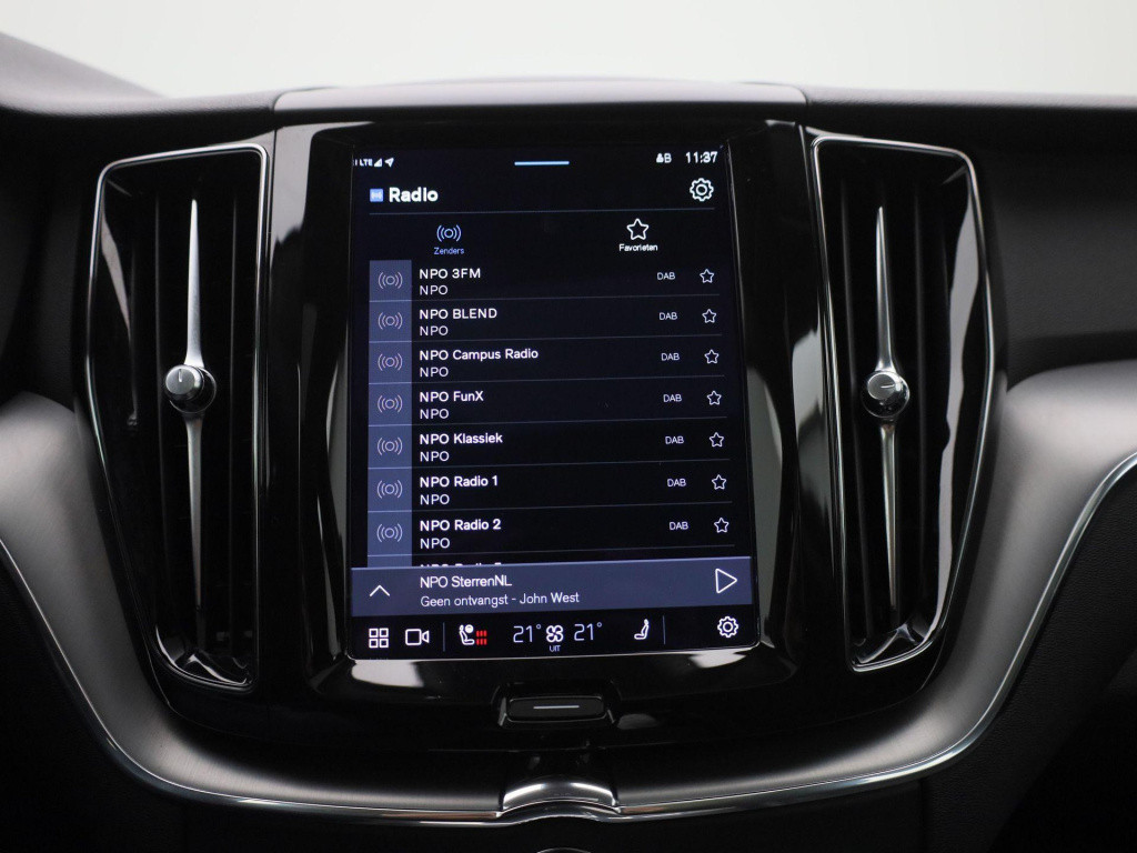 Volvo XC60 2.0 t6 plug-in hybrid awd core bright | long range | navigatie |