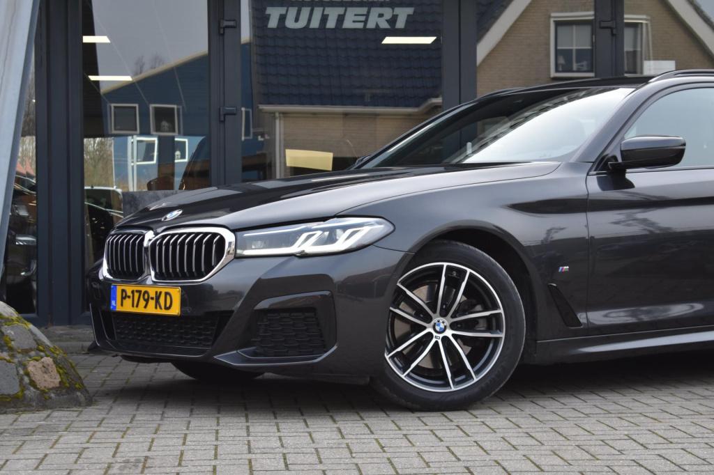 BMW 5 Serie touring 520i m-sport | laserlight | nap | dealer onderhouden | 